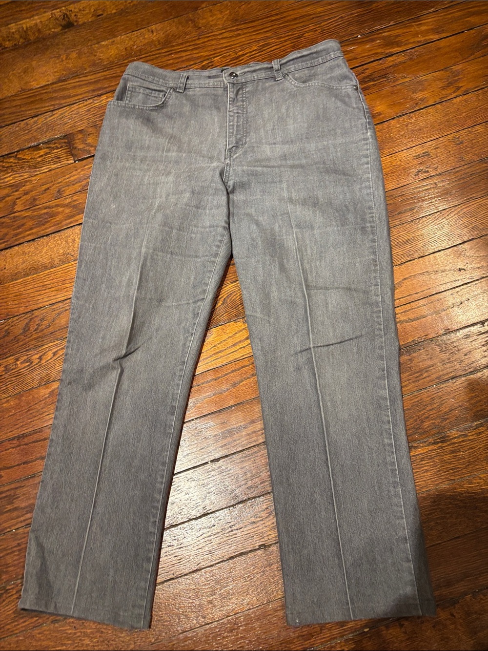 Jones New York Straight-Leg Jeans in Gray